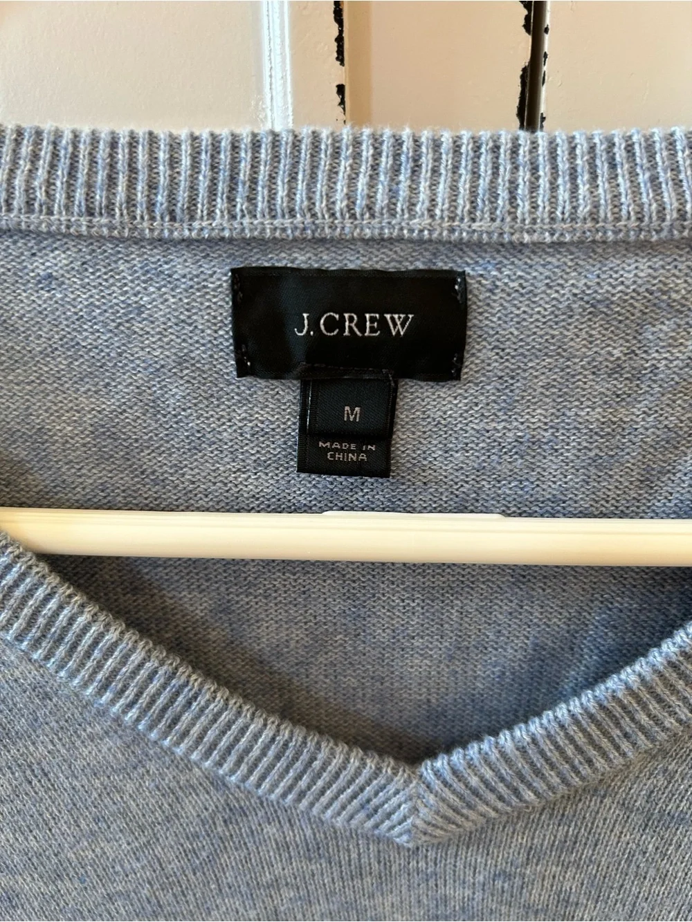 J. Crew Men's V-Neck Sweater in Heather Blue Medium Long Sleeve